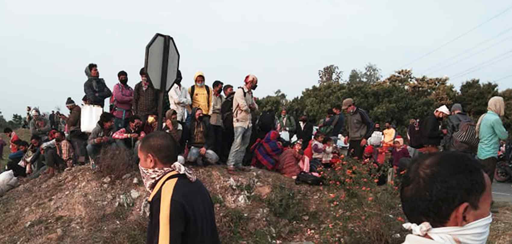 भारतमा अलपत्र नेपाली भन्छन्- सरकारले बस पठाइदिए गाउँ फर्केर दुई हप्ता आइसोलेसनमा बस्थ्यौँ