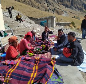 दुर्गमका महिला खुलेर स्थायि बन्ध्याकरण गर्दै