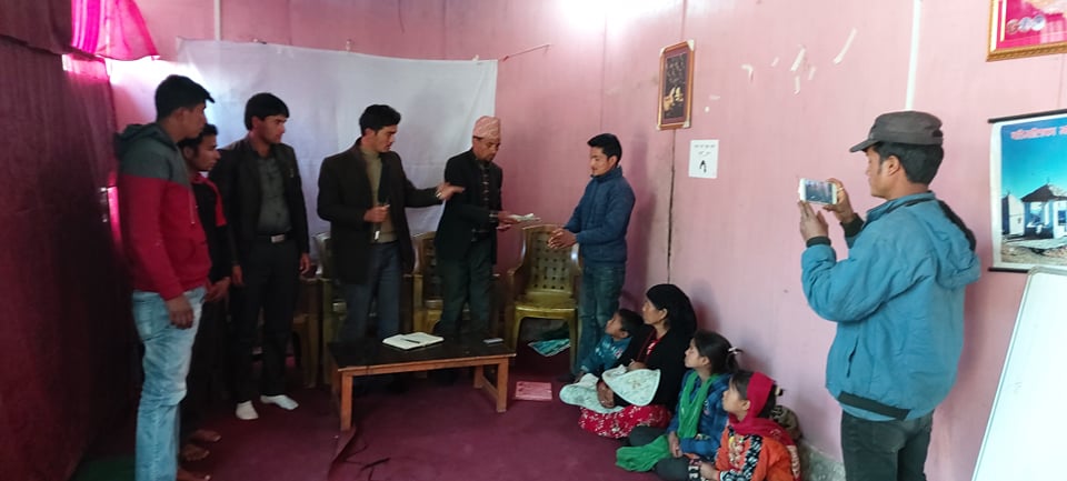 असाय बालवालिकालाई सहयोग हस्तान्तरण