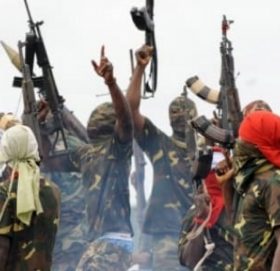 लुटेराले लिए ५० को ज्यान