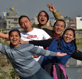 जसले हल्लाउँदै छन् नेपाल आइडलको मञ्च