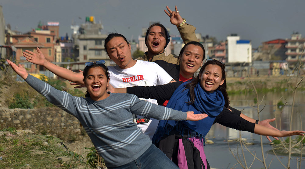 जसले हल्लाउँदै छन् नेपाल आइडलको मञ्च