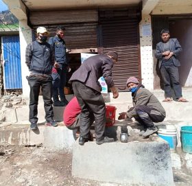 वडा अध्यक्षको माईकिङ : कोही पनि घर बाहिर ननिस्कनस् भिडियाे सहित