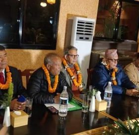 राप्रपा(संयुक्त) र राप्रपाबीच मध्यरातमा एकताकाे घाेषणा, तीन जना अध्यक्ष रहने