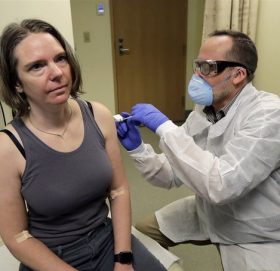 अमेरिकामा मानिसमाथि कोरोनाभाइरस विरुद्धको खोपको परीक्षण शुरु