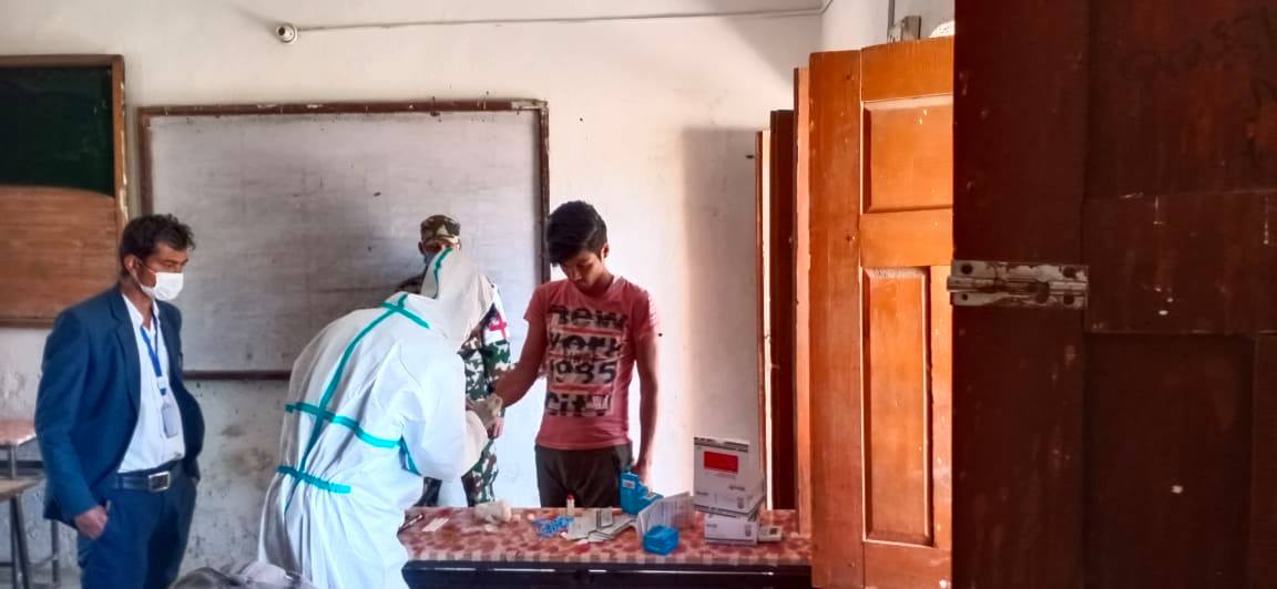 बाजुरामा काेराेना परिक्षणका लागि र्‍यापिड डायनोष्टि टेष्ट शुरु