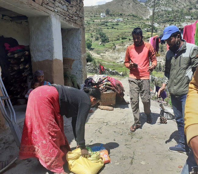 यूवा सघद्धरा  असायलाई खाद्यन्न सहयोग