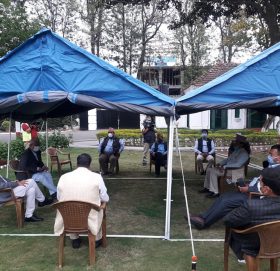 वर्तमान समस्या समाधानका लागि सासद लाल बहादुर थापा सहितकाे टाेलिले मन्त्रि समक्ष