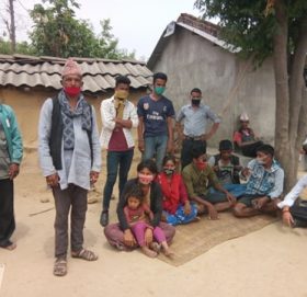 बाजुराको स्वामिकार्तिक खापर गाँउपालिका १६ जना कैलालीमा अलपत्र (अडियो सहित)