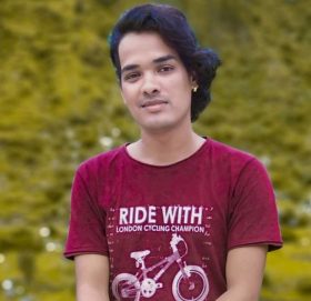 देउडा गितलाई बजार जमाउदै अछामका कलाकार भिम बिष्ट (अछामी रेखा)