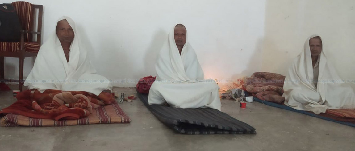 लकडाउनले बुवाको मुख हेर्ने धोको अधुरै : भारतीय क्वारेन्टाइनमै किरिया