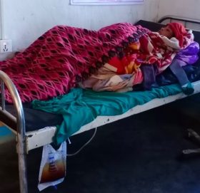 रुखबाट लडेर मेरुदण्ड भाच्चिएकि महिलाको उपचारमा आर्थिक अभाब