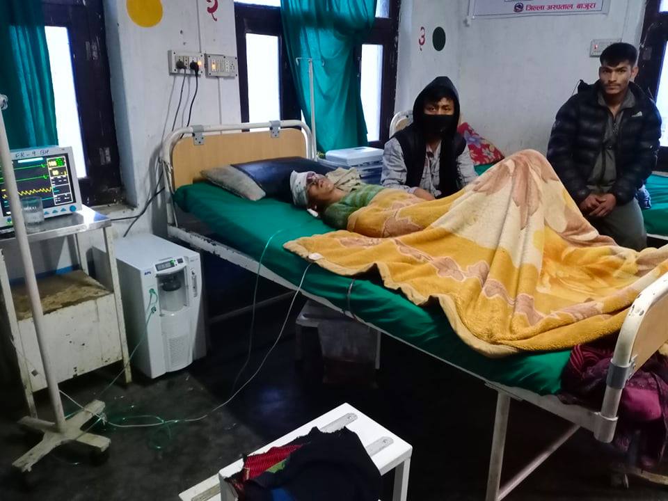 लडेर टाउको फुटेका कमलकाे उपचारका लागि नेपालगंज लैजानेक्रममा बिचबाटाेमै मृत्यु