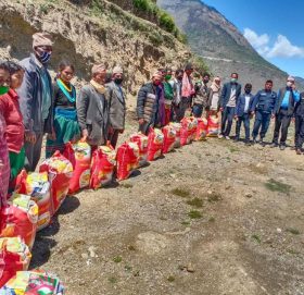 जगन्नाथ गाँउपालिकाले ढुवानी सहुलियतमा घर सम्म खाद्यन्न पुर्याउने