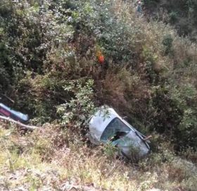 ब्रेक्इङ न्युज : धनगढी जादै गरेको कार डोटीमा दुर्घटना, ६ घाईते