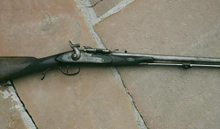 श्रीमानले गोली हानी श्रीमतीको हत्या