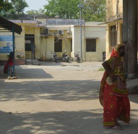 कोरोना कहर : नारायणी अस्पतालमा आकस्मिक बाहेक सबै सेवा बन्द, बिरामीको बिजोग