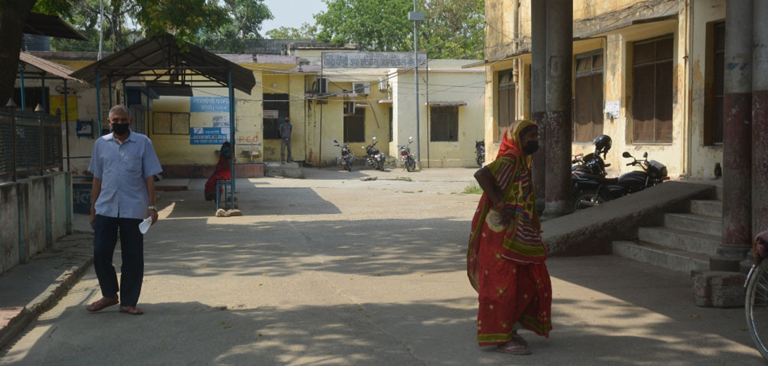 कोरोना कहर : नारायणी अस्पतालमा आकस्मिक बाहेक सबै सेवा बन्द, बिरामीको बिजोग