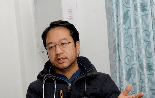 टेकु अस्पतालका डाक्टर शेरबहादुर पुनमाथि कारबाही