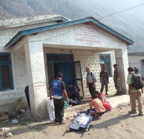 डाक्टर बिनाको आईसोलेसन कक्ष, उपकरण पनि छैन