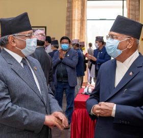 नेकपा फुटको अन्तिम तयारी : कुन समूहमा को ? (नामावलीसहित)