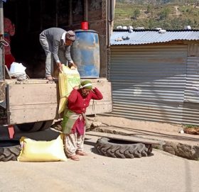 तीन चरणमा लकडाउन खुकुलो पार्ने सरकारको निर्णय, बिहीबारदेखि के-के खुल्न पाउने?