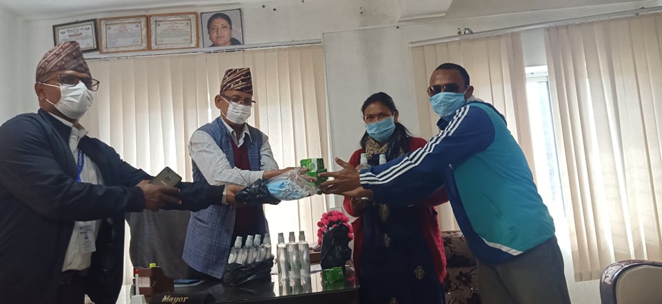 बडिमालिका नगरपालिकाद्धारा पत्रकारलाई सुरक्षा सामाग्री सहयाेग