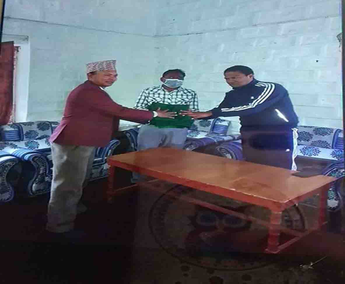 जन्मउत्सवको अवसरमा स्वास्थ्य सामाग्री सहयोग