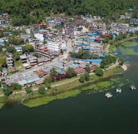 उठ्न सकेन बैंकहरुको ऋण, राहतको पर्खाइमा पाेखराका व्यवसायी