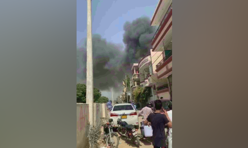 पाकिस्तानमा ९० यात्रु बोकेको विमान दुर्घटना