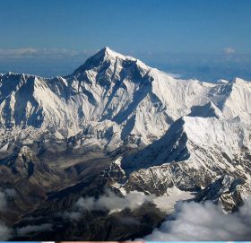 सगरमाथा आरोहण गर्दै बहराइनी राजकुमार हमाद मोहम्मद