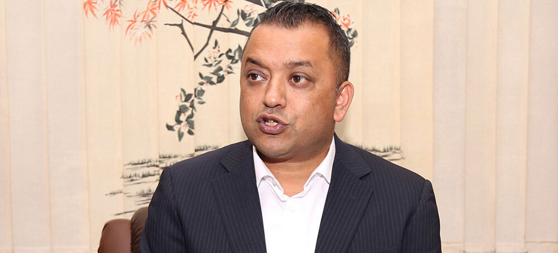 प्रधानमन्त्रीलाई गगनको व्यंग्यात्मक बालकविता– ‘हावादारी हल्ला हुन् ओम्नी र यति..’