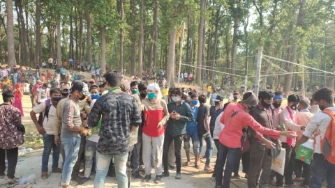 कैलाली उद्योग बाणिज्य सघका पदाधिकारीले दिए सिमामा समस्यामा परेकालाई राहात