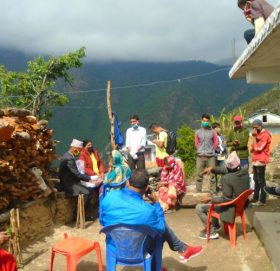 बझाङमा घरमै पुगेर उपचार सेवा प्रवाह