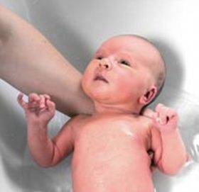 बाजुरामा एक महिलाले क्वारेन्टाइनमै बच्चा जन्माइन