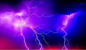 चट्याङ्ग लागेर एक हल गोरु ब्याउने भैसीँ र गाई मरे एक बालिका घाईते