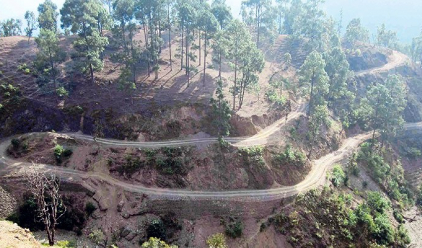 सुदूरपश्चिममा ठेक्का सम्झौता नहुँदा प्रदेश गौरवका सडक अलपत्र