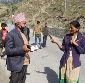 बाजुराकी एक मात्र महिला पत्रकार तथा रेडियोकर्मी  थापालाइ सामुदायिक रेडियो पत्रकारिता पुरस्कार