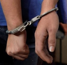 बाजुरामा चरेश सहित एक युवक पक्राउ