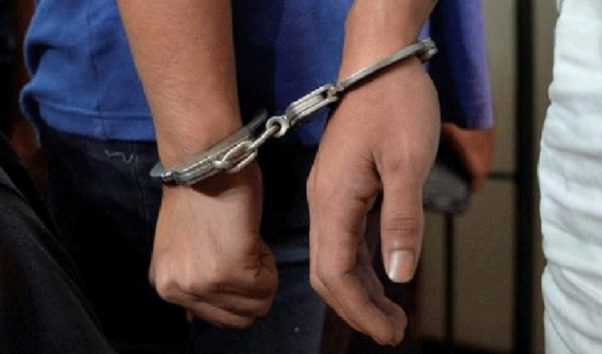 बाजुरामा चरेश सहित एक युवक पक्राउ