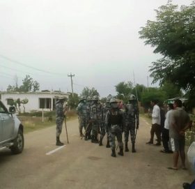 भारतमा रहेका परिवारका सदस्यलाई फर्काउन कञ्चनपुरमा प्रदर्शन