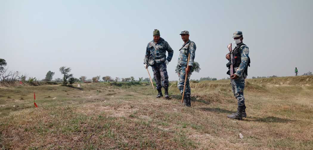 सशस्त्र प्रहरीको पोष्टमा आक्रमण, स्थिति नियन्त्रण लिन हवाई फायर