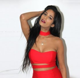 मोडल पुनम पाण्डे पक्राउ, अदालतमा पेश गरिँदै