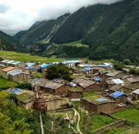 छाङरु र तिंकरमा सरकारबाट खाद्यान्न पुर्‍याइँदै