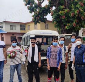 कोरोना जितेका पाँच जना टीकापुर अस्पतालबाट डिस्जार्च