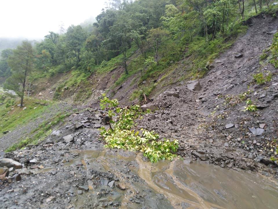 बाजुराको साँफे मार्तडी सडक तहस नहस (भिडीयो सहित)