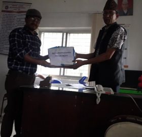 आर.आइ.सी. बाजुराद्वारा नगरपालिकाकालाई स्वास्थ्य सुरक्षा साम्रगी सहयाेग