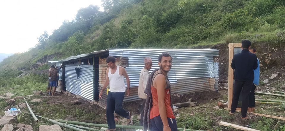 नेकपा बुढिगंगा १० वडा कमिटिले गरे १० बेडको आईसोलेनस कक्ष निर्माण