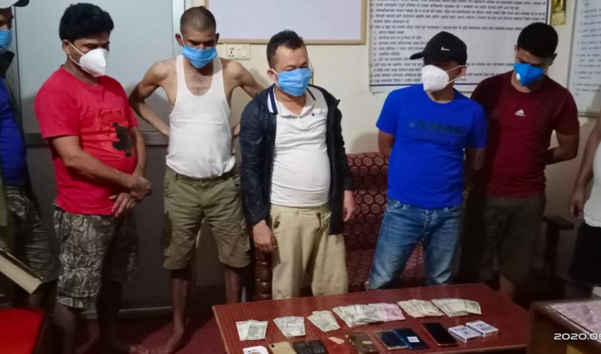 कैलालीमा झण्डै पौनै तीन लाख सहित सात जुवाडे पक्राउ