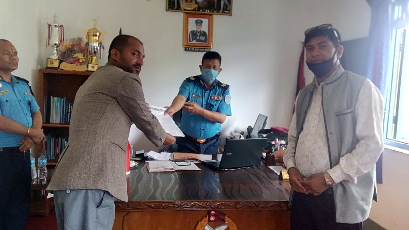 प्रदेश प्रहरी प्रमुख लामालाई स्वतन्त्र जनदबाब अभियानले ज्ञापनपत्र बुझायो